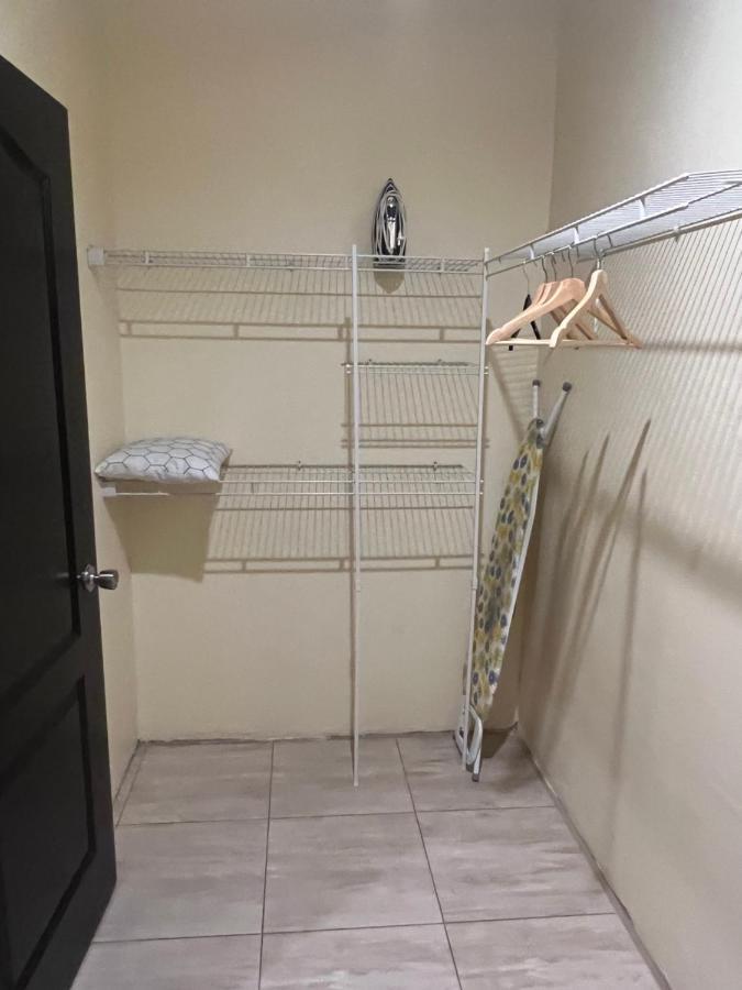 Kingston Oasis One Bedroom 외부 사진